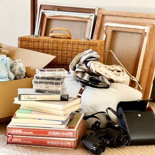 feature_遺品整理__cms-43039-bg_image__AdobeStock_474656127 (1)
